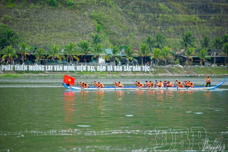 Preserving Thái cultural flow by Đà River