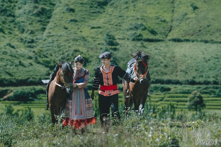 Rolling horse hooves once echoed through borderlands