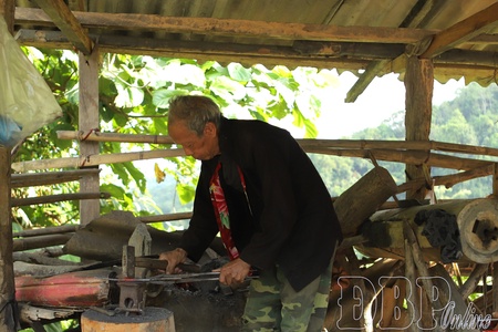 In Na Sang, a fading forge still burns bright