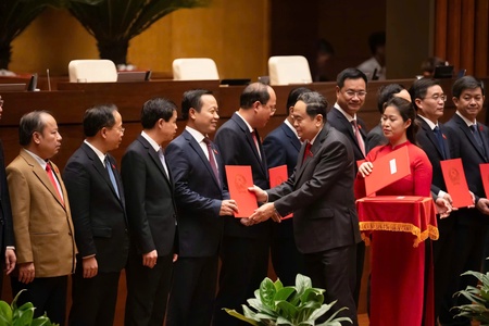 Approval of Head and Deputy Head of 16th National Assembly Delegation of Điện Biên