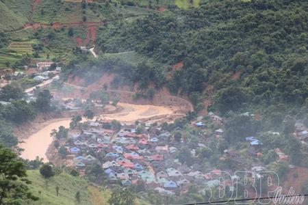 Relocating communities from high-risk disaster zones