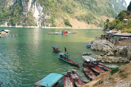 Life along Đà River