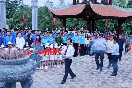 Điện Biên commemorates President Hồ Chí Minh’s 136th birth anniversary