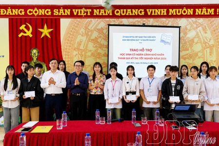 Community stands behind Điện Biên’s exam warriors