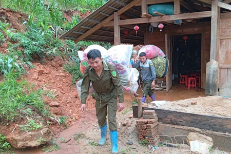 Nậm Nèn supports residents in overcoming natural disaster consequences
