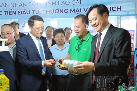 Expanding markets through international trade fair