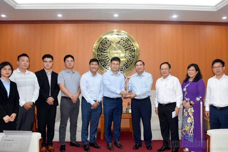 Điện Biên Provincial Party Committee meets with Singapore’s Envision Energy on Nậm Pồ wind power project