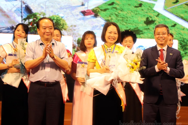 Điện Biên wins special prize for outstanding tour guide