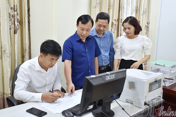 Building a clean, strong Party Committee in Mường Ảng commune