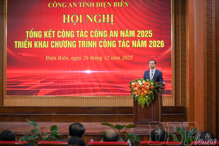 Comrade Trần Tiến Dũng attends conference summarizing 2025 police work