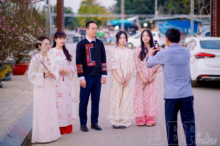 When officials go “on air”: New approach to develop tourism