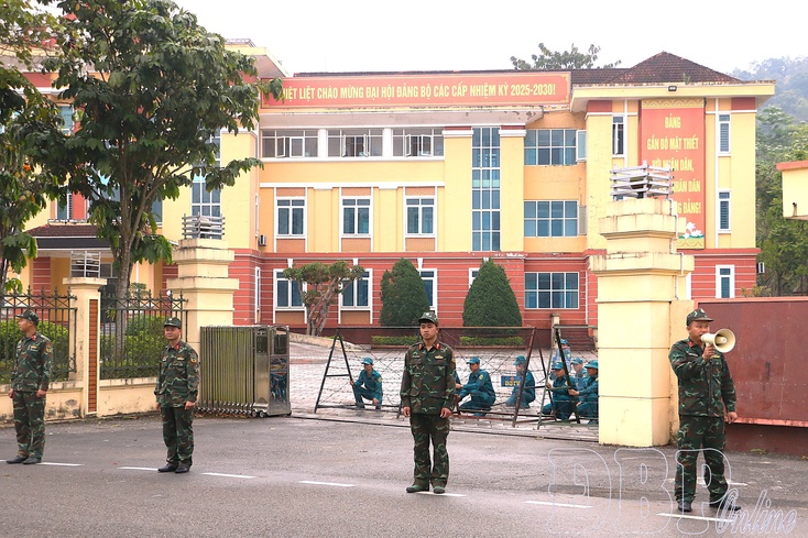 Adapting grassroots-level military operations to two-tier local government model