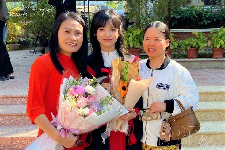Journey to becoming national valedictorian of female student from Điện Biên
