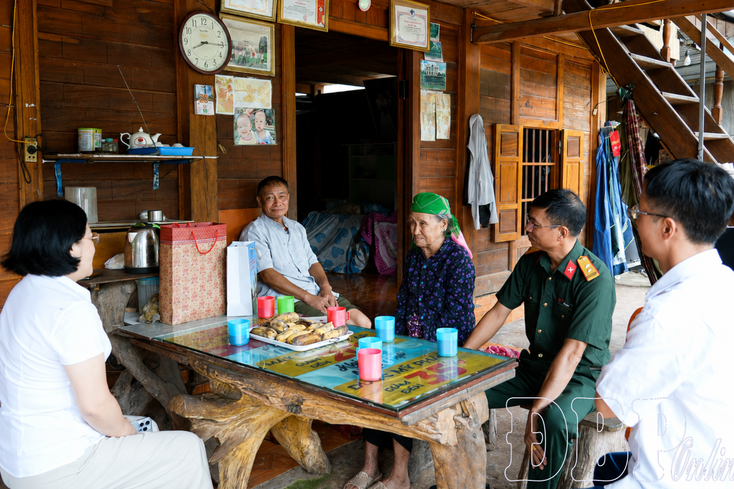 Party members pioneering, creating consensus in village and hamlet arrangement (Part 1)