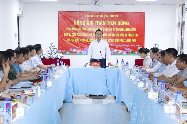 Provincial Party Secretary Trần Tiến Dũng inspects new school year preparations in Si Pa Phìn