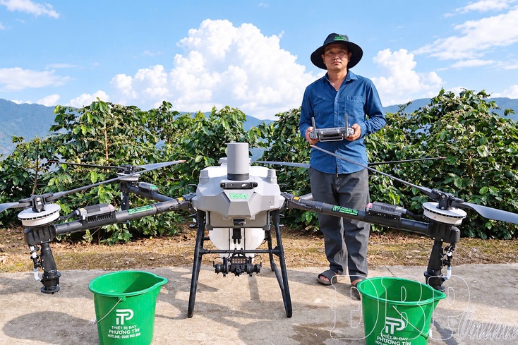 Mùa A Nhìa - The man who is bringing technology to hillsides