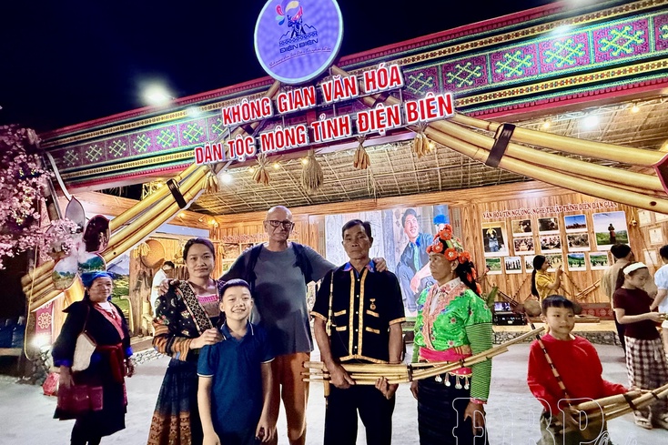 Spreading Hmông ethnic cultural identity
